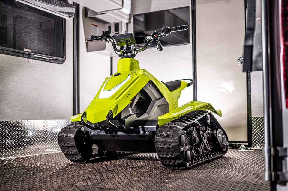ET8